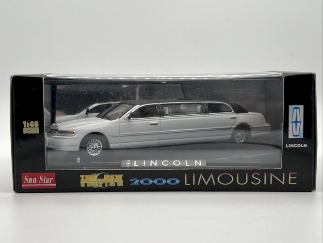 Lincoln Limousine (2000) 1/43 Sun Star