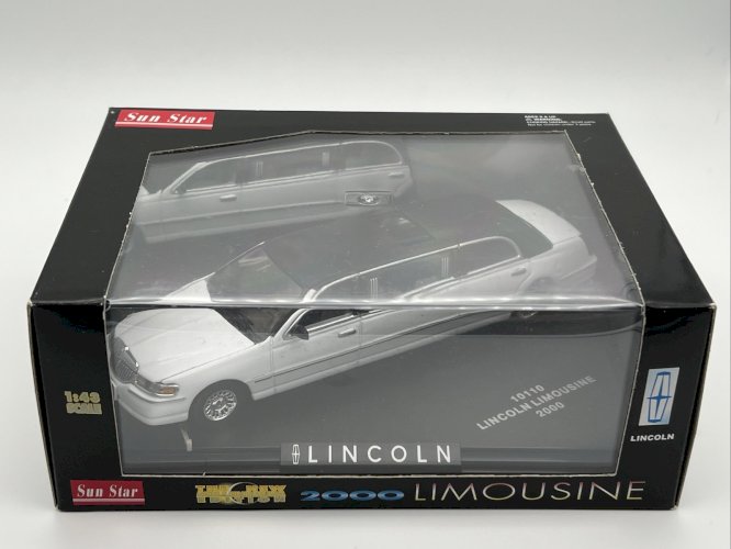 Lincoln Limousine (2000) 1/43 Sun Star
