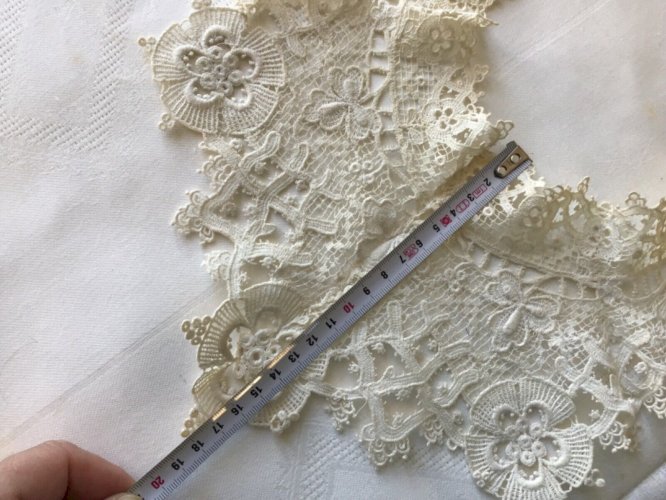 Linge Ancien Col enfant poupon brodé au fuseau Dentelle 1800/1900 Napoleon lll