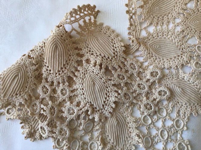 Linge Ancien Col enfant poupon brodé au fuseau Dentelle 1800/1900 Napoleon lll