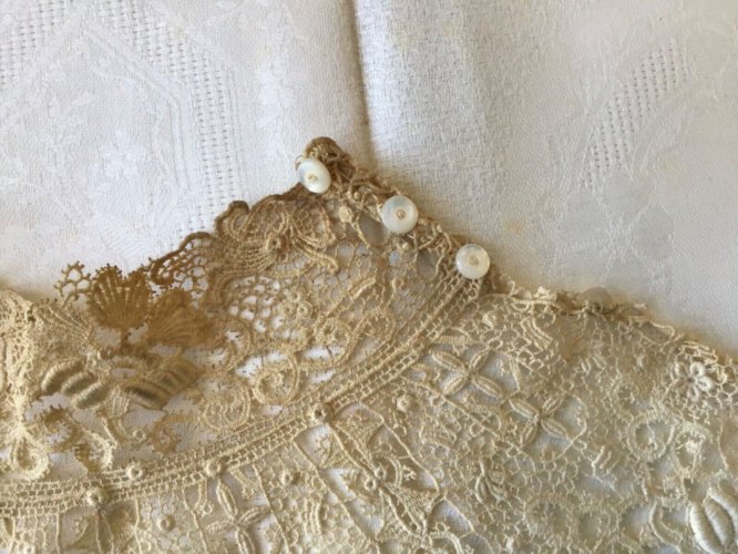 Linge Ancien Col enfant poupon brodé au fuseau Dentelle 1800/1900 Napoleon lll