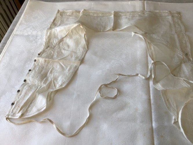 Linge Ancien Col jabot enfant brodé au fuseau Dentelle 1800/1900 Napoleon lll