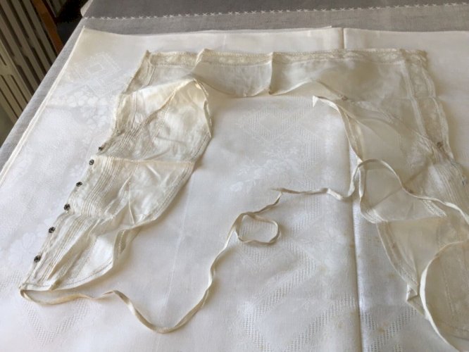 Linge Ancien Col jabot enfant brodé au fuseau Dentelle 1800/1900 Napoleon lll