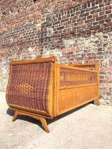 Lit Bebe Vintage En Rotin Et Osier Pieds Compas, Meuble Berceau Ancien