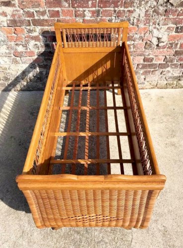 Lit Bebe Vintage En Rotin Et Osier Pieds Compas, Meuble Berceau Ancien