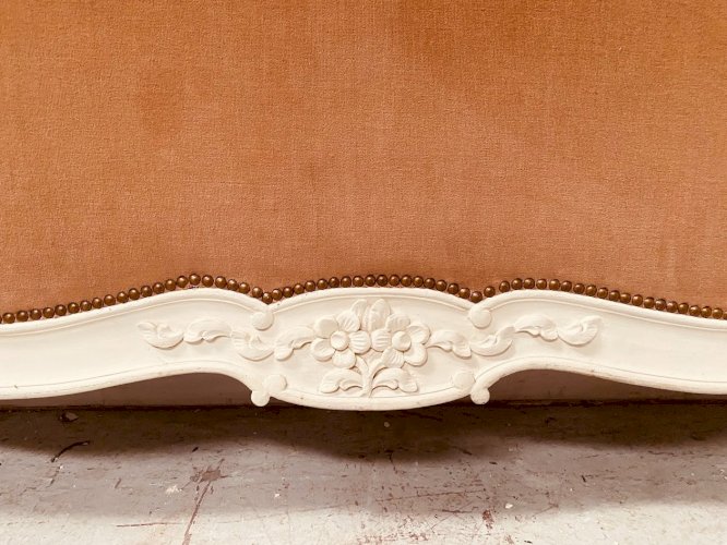 Lit de style Louis XV en hetre patiné XX siècle