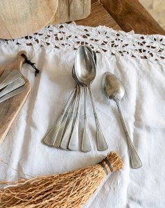 Loïs, the pack of 12 metal tablespoons No. 4