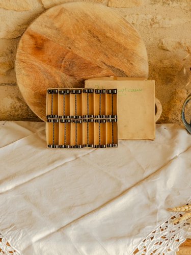 Loïs, le lot de 12 porte-couteaux vintage N°440