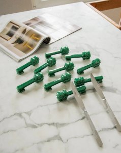 Loïs, the set of 8 ceramic key knife rests No. 455