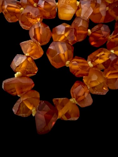 Long collier Ambre naturel Perles biseautées Vintage 29,53g Montage Noeuds