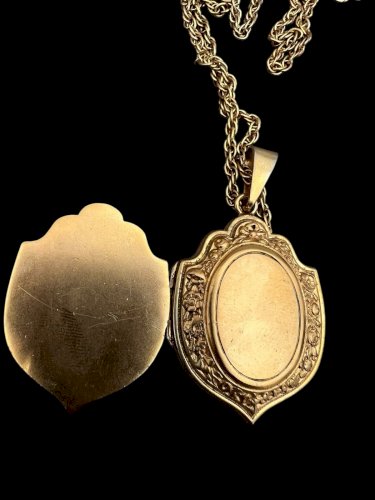 long collier Médaillon souvenir XIXe siècle Ancien Charme Romantic Antic Locket