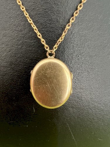 long collier Médaillon souvenir XIXe siècle Scene  Galante Plaque Emaillé Ancien