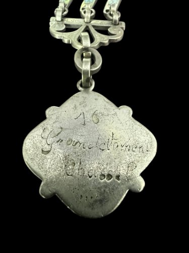 Long Collier Pendentif Émaillé Fin 19ème Antique Cyclisme Collection Gothique