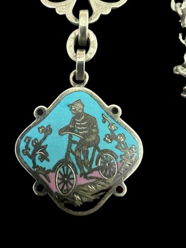 Long Collier Pendentif Émaillé Fin 19ème Antique Cyclisme Collection Gothique