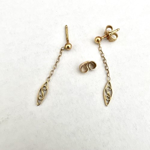 Longue paire de boucles d’oreilles pendantes or massif 18 carats vintage filigra
