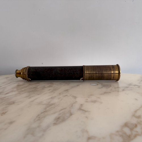 Longue-vue de marine XIXe en cuir et laiton et boite en acajou M3694