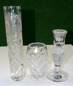 -LOT 1 VASE & 1 CANDLE HOLDER BOHEMIAN CRYSTAL 1 CRYSTAL VASE IRELAND TYRONE D