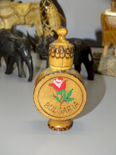 -LOT 11 OBJETS DIVERS SOUVENIRS DE VOYAGE DIFFERENTS PAYS OBJETS DE VITRINE   D