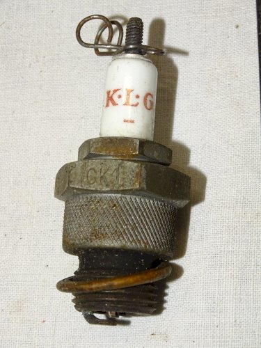 -LOT 14 BOUGIES AUTOMOBILES ANCIENNES 7 AVEC BOITES 1 BOITE SEULE VHC AUTO   D