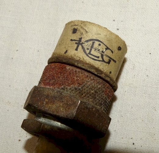 -LOT 14 BOUGIES AUTOMOBILES ANCIENNES 7 AVEC BOITES 1 BOITE SEULE VHC AUTO   D
