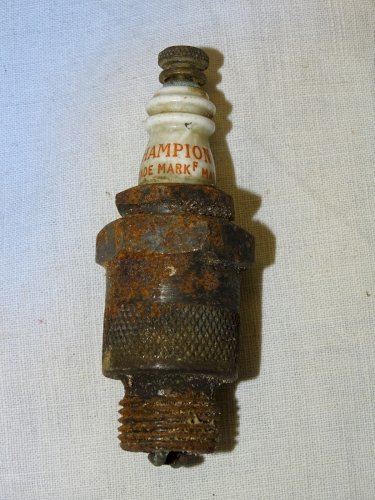 -LOT 14 BOUGIES AUTOMOBILES ANCIENNES 7 AVEC BOITES 1 BOITE SEULE VHC AUTO   D