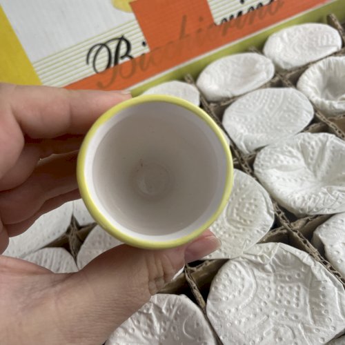 Lot 19 coquetier citron jaune en céramique yellow lemon egg cup