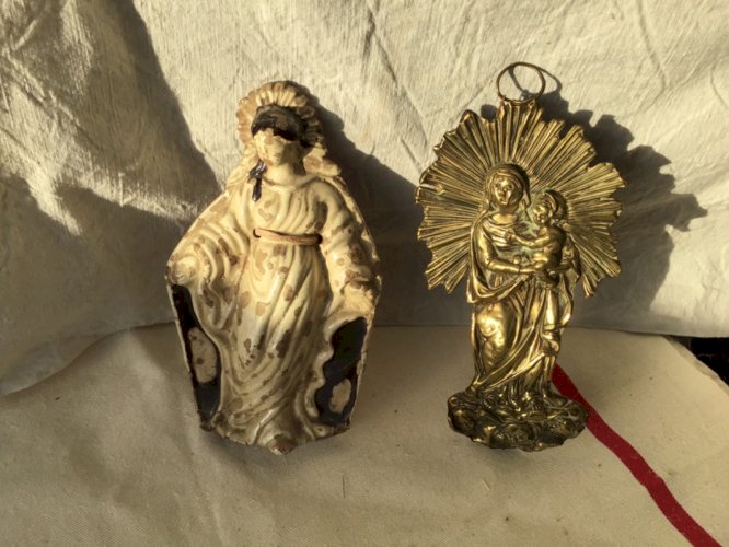 Lot 2 Décoration Murale Religieuse Vierge Marie à l’ Enfant laiton et terre cuit