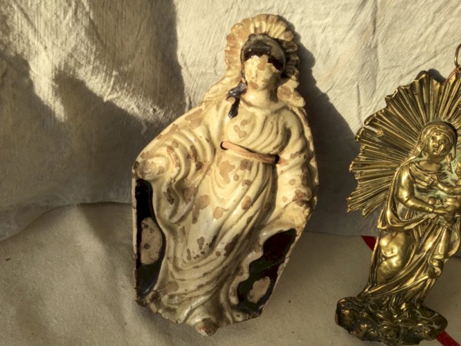 Lot 2 Décoration Murale Religieuse Vierge Marie à l’ Enfant laiton et terre cuit