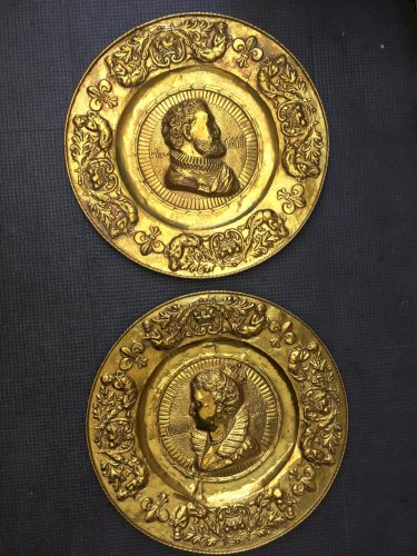 Lot 2 Plateau XIXe Cuivre Laiton Repoussé Sculpté  Henry IV Aumonier