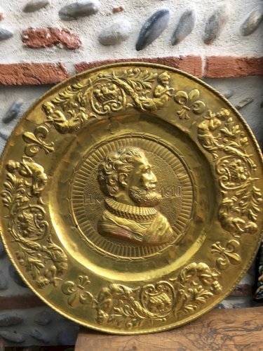 Lot 2 Plateau XIXe Cuivre Laiton Repoussé Sculpté  Henry IV Aumonier