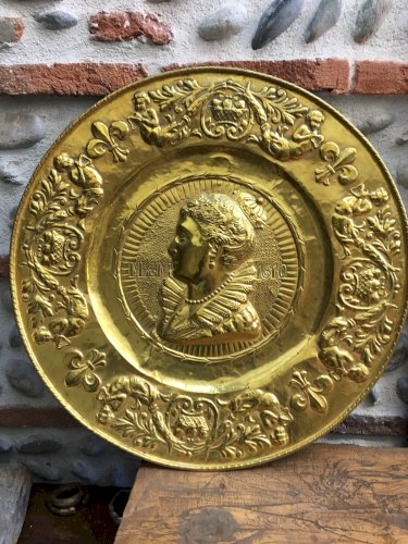 Lot 2 Plateau XIXe Cuivre Laiton Repoussé Sculpté  Henry IV Aumonier