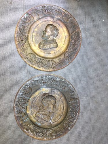 Lot 2 Plateau XIXe Cuivre Laiton Repoussé Sculpté  Henry IV Aumonier