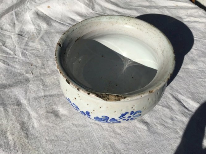 Lot 2  pot à Confiture terre cuite vernissée R.D. Décor fleur 19e faïence blanc