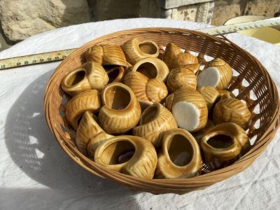 Lot 24 SMALL SNAIL PLATES IN GLAZED STONEWARE snail shape lot n°1