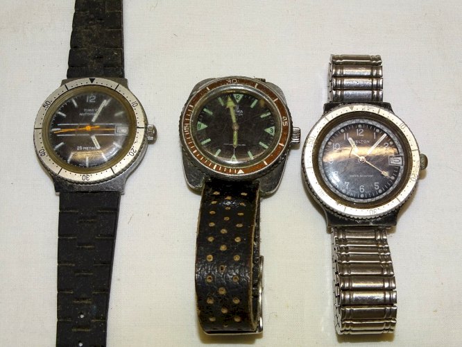 -LOT 3 MONTRES MECANIQUES TIMEX AUTOMATIQUE YEMA JUNIOR KELTON A RESTAURER