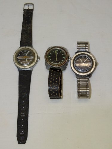 -LOT 3 MONTRES MECANIQUES TIMEX AUTOMATIQUE YEMA JUNIOR KELTON A RESTAURER