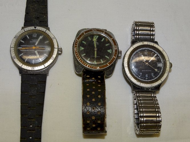 -LOT 3 MONTRES MECANIQUES TIMEX AUTOMATIQUE YEMA JUNIOR KELTON A RESTAURER