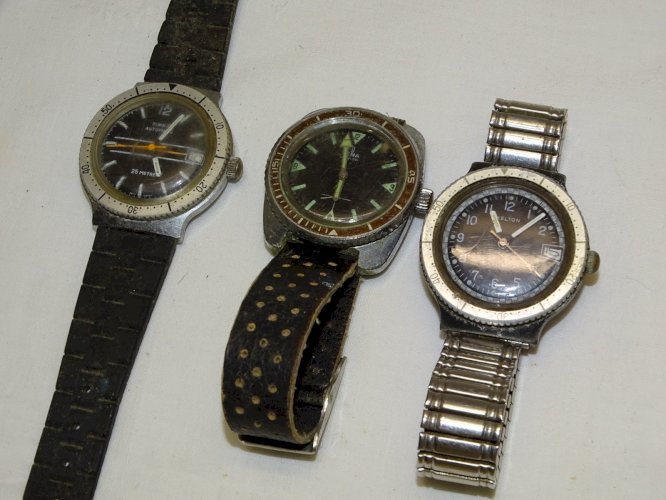 -LOT 3 MONTRES MECANIQUES TIMEX AUTOMATIQUE YEMA JUNIOR KELTON A RESTAURER