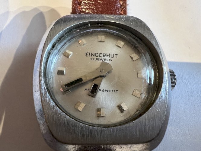 Lot 4 montres vintage mécaniques – Dufor Suisse, Fingerhut, Anigo, Enya
