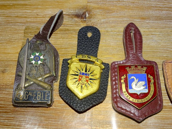 -LOT  5 INSIGNES PUCELLES GENERAL ELBE CHASSEURS D'AFRIQUE GRANDES UNITES etc  D