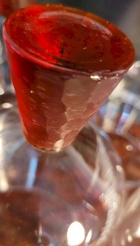 Lot 5 verres à pied Grand Marnier pied rouge à facette.