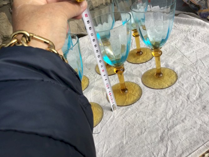 Lot 6 ANCIENS VERRES eau/vin  GEORGES SAND bleu et ambre Ht 17 CM