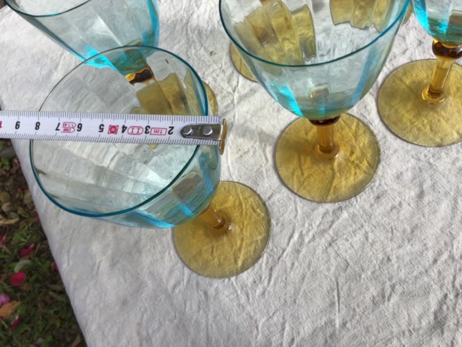 Lot 6 ANCIENS VERRES eau/vin  GEORGES SAND bleu et ambre Ht 17 CM