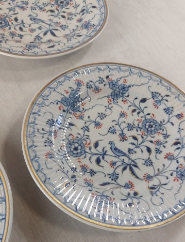 Lot 6 assiettes en porcelaine, décor fleurs et oiseaux, Greiner Rauenstein