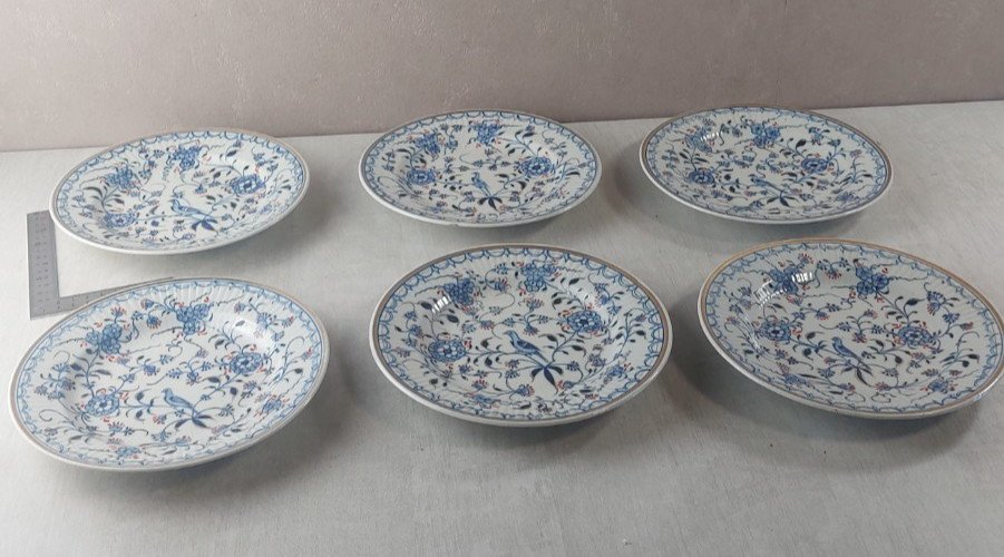Lot 6 assiettes en porcelaine, décor fleurs et oiseaux, Greiner Rauenstein