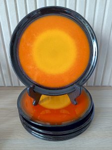 ? Set of 6 orange sun & black ceramic flat plates • two-tone glaze • vintage 70s • ⌀20cm