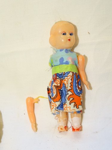 -LOT 6 PETITES POUPEES ANCIENNES DONT 1 BEBE MATTEL de 1973 COLLECTION JOUETS  D