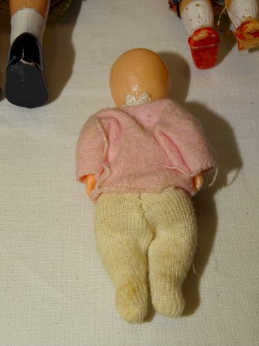 -LOT 6 PETITES POUPEES ANCIENNES DONT 1 BEBE MATTEL de 1973 COLLECTION JOUETS  D