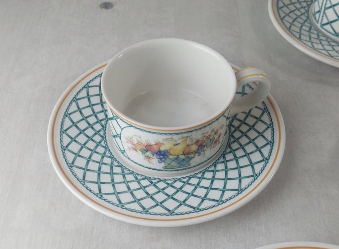 Lot 6 tasses + 6 sous tasses à café, décor Basket, en céramique Villeroy & Boch