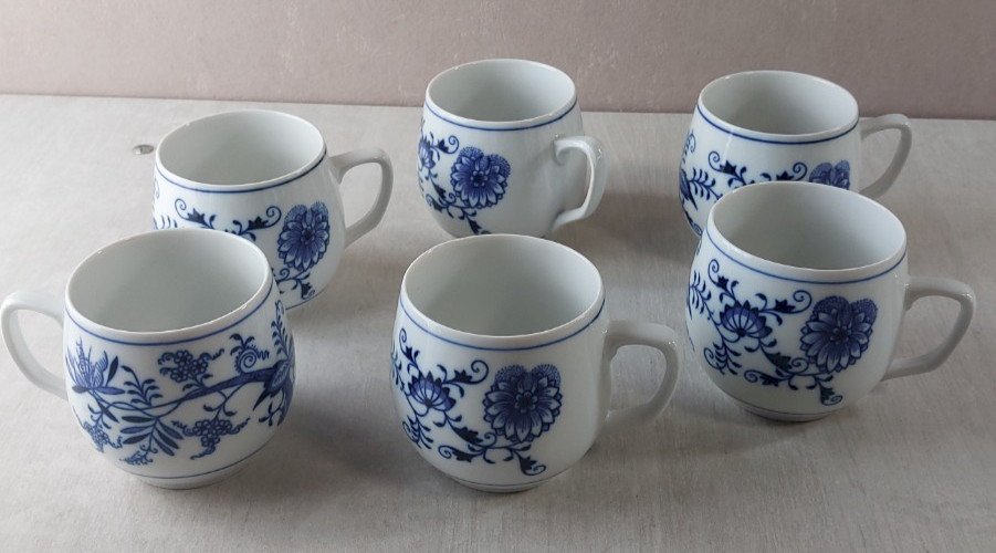 Lot 6 tasses / mugs banak, décor Blue Onion / porcelaine Tchécoslovaquie / Czech